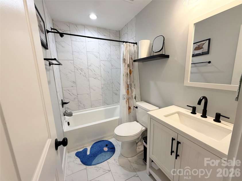 115 Old Meadowbrook Road, Mooresville, NC 28115.  MLS# CAR4360160, YatesRealty ID 16512. 