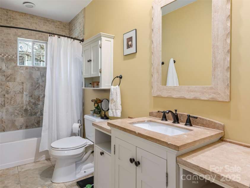 7 Temple Avenue, Asheville, NC 28804.  MLS# CAR4237775, YatesRealty ID 16513. 