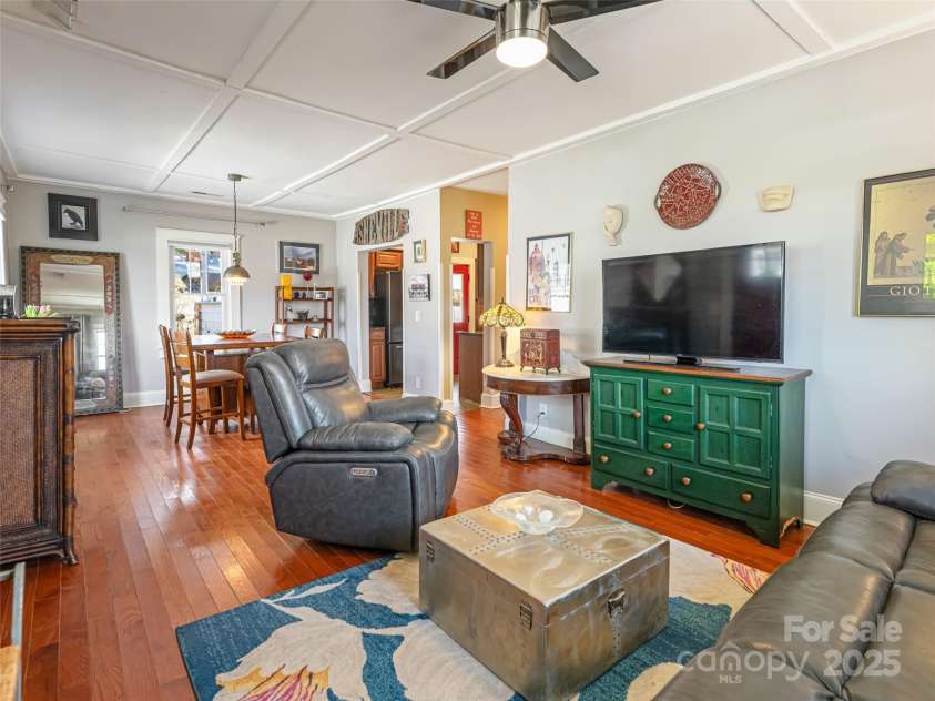 7 Temple Avenue, Asheville, NC 28804.  MLS# CAR4237775, YatesRealty ID 16513. Living area.