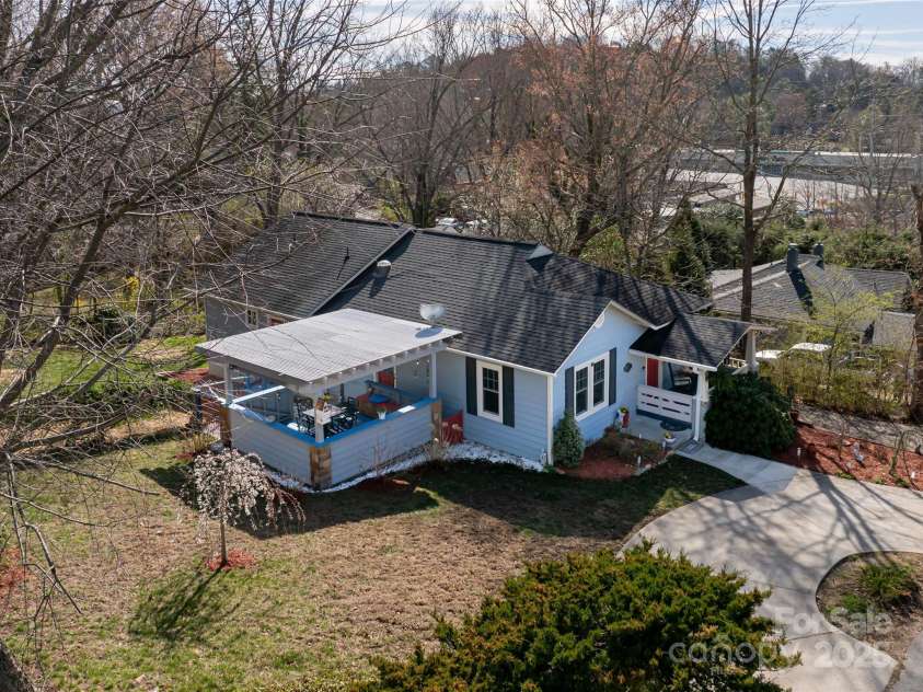 7 Temple Avenue, Asheville, NC 28804.  MLS# CAR4237775, YatesRealty ID 16513. Overview of property. 