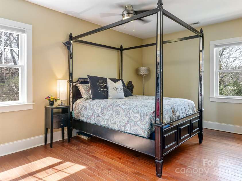 7 Temple Avenue, Asheville, NC 28804.  MLS# CAR4237775, YatesRealty ID 16513. Primary suite with large walk-in closet. 