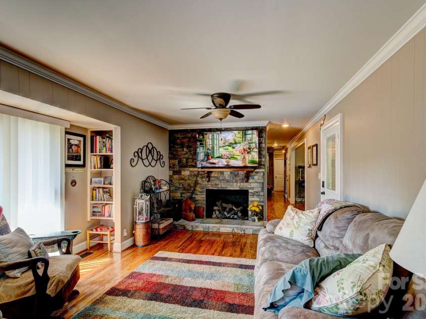 113 Delview Drive, Cherryville, NC 28021.  MLS# CAR4374668, YatesRealty ID 16514. 