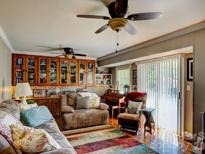 113 Delview Drive, Cherryville, NC 28021.  MLS# CAR4374668, YatesRealty ID 16514. 