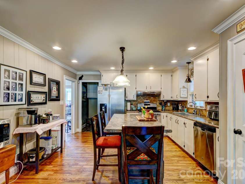 113 Delview Drive, Cherryville, NC 28021.  MLS# CAR4374668, YatesRealty ID 16514. 