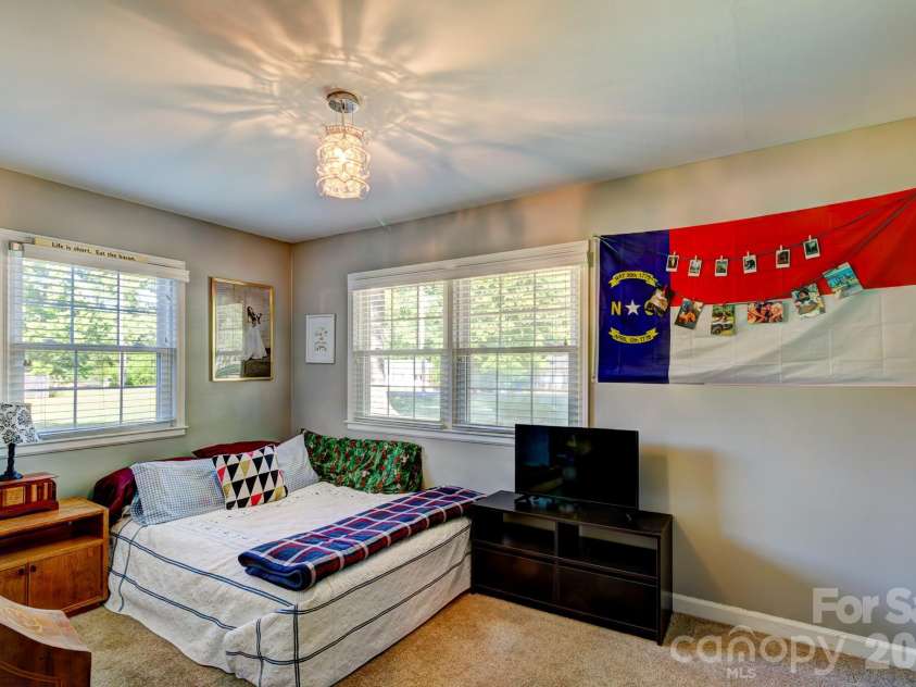 113 Delview Drive, Cherryville, NC 28021.  MLS# CAR4374668, YatesRealty ID 16514. 