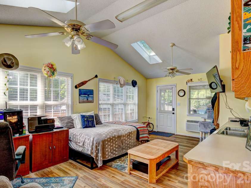 113 Delview Drive, Cherryville, NC 28021.  MLS# CAR4374668, YatesRealty ID 16514. 