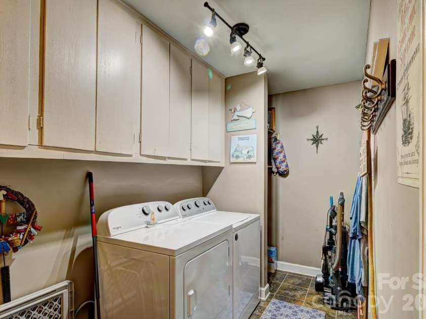 113 Delview Drive, Cherryville, NC 28021.  MLS# CAR4374668, YatesRealty ID 16514. 