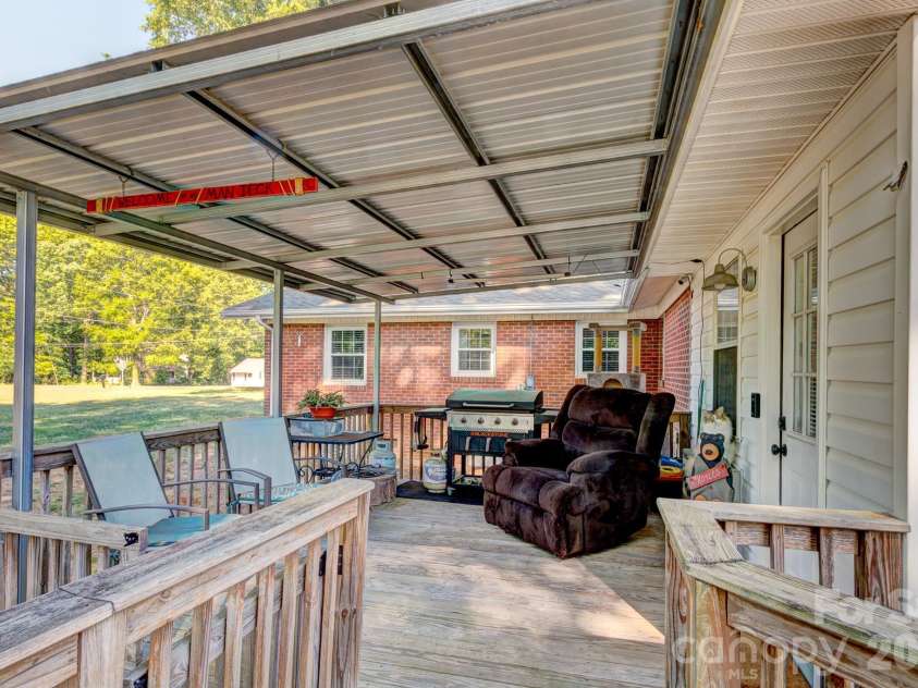 113 Delview Drive, Cherryville, NC 28021.  MLS# CAR4374668, YatesRealty ID 16514. 