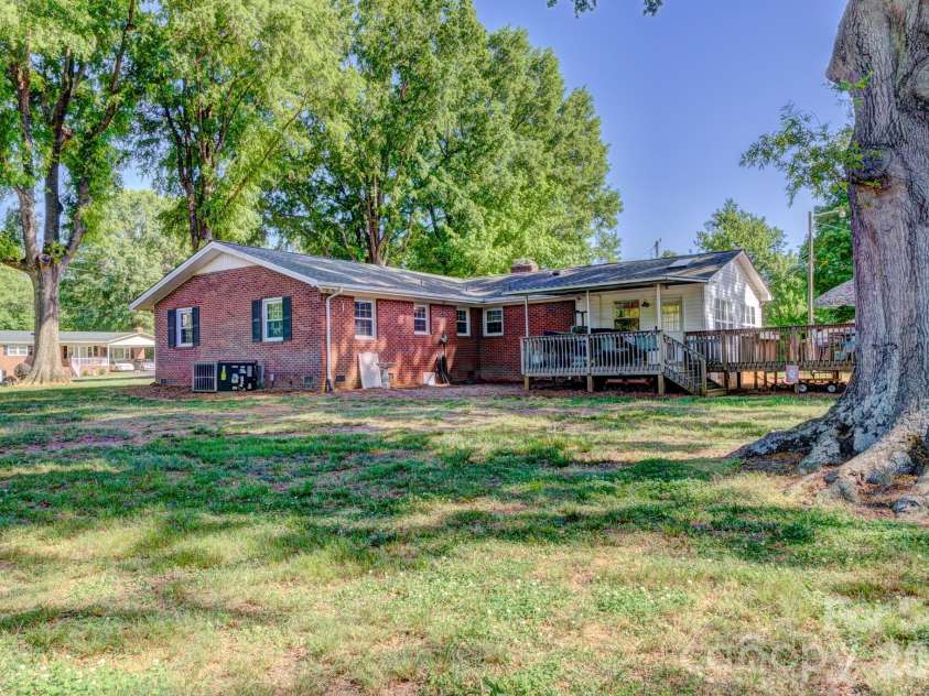 113 Delview Drive, Cherryville, NC 28021.  MLS# CAR4374668, YatesRealty ID 16514. 