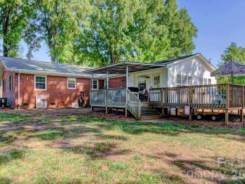 113 Delview Drive, Cherryville, NC 28021.  MLS# CAR4374668, YatesRealty ID 16514. 