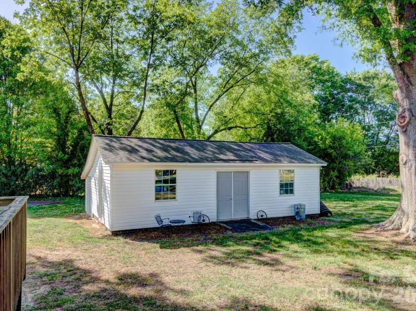 113 Delview Drive, Cherryville, NC 28021.  MLS# CAR4374668, YatesRealty ID 16514. 