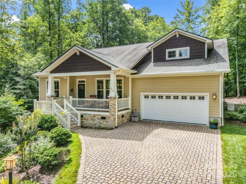 349 Monarch Road, Hendersonville, NC 28739.  MLS# CAR4242152, YatesRealty ID 16514. 