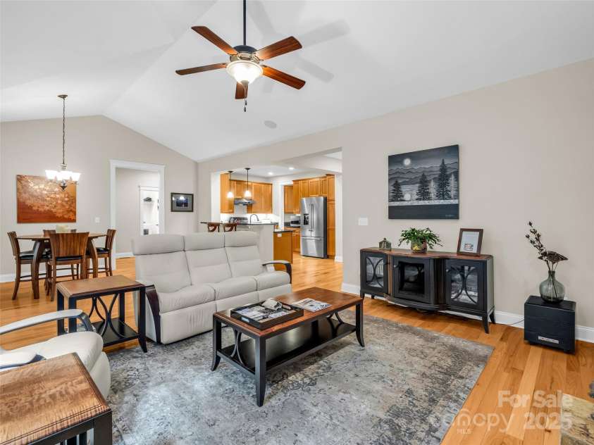 349 Monarch Road, Hendersonville, NC 28739.  MLS# CAR4242152, YatesRealty ID 16514. 