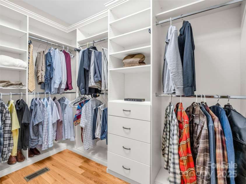 349 Monarch Road, Hendersonville, NC 28739.  MLS# CAR4242152, YatesRealty ID 16514. 