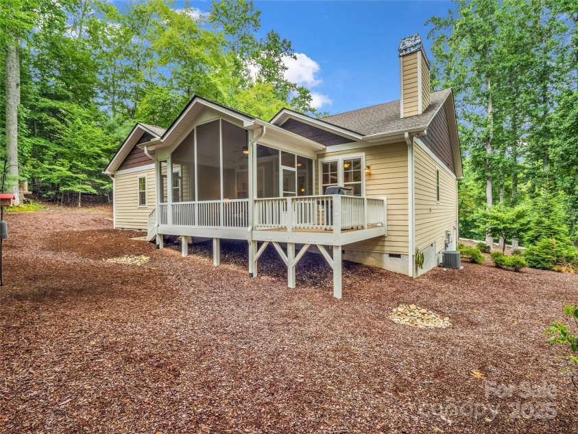 349 Monarch Road, Hendersonville, NC 28739.  MLS# CAR4242152, YatesRealty ID 16514. 