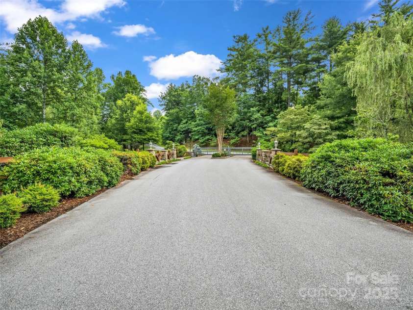 349 Monarch Road, Hendersonville, NC 28739.  MLS# CAR4242152, YatesRealty ID 16514. 