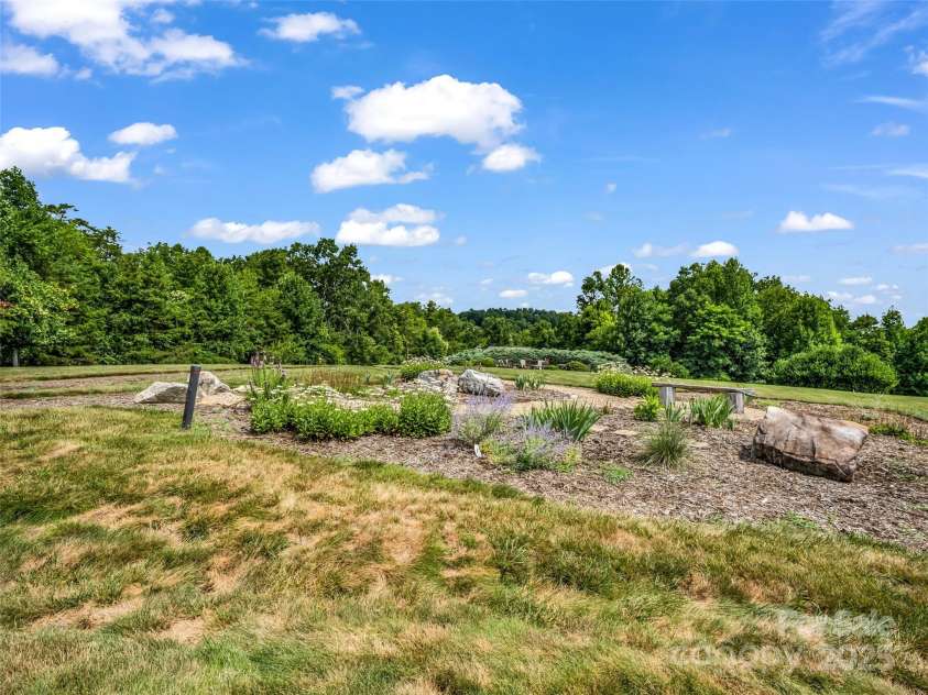 349 Monarch Road, Hendersonville, NC 28739.  MLS# CAR4242152, YatesRealty ID 16514. 