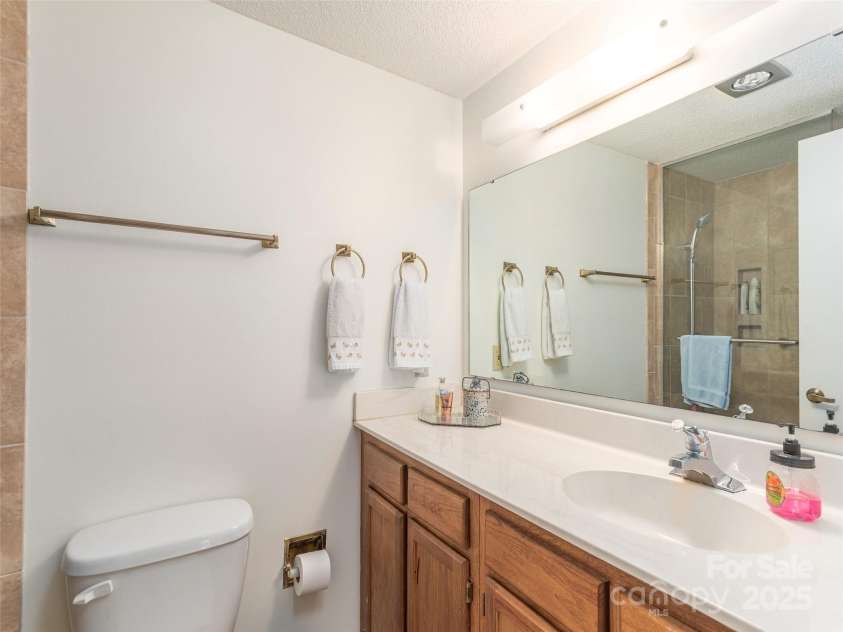 187 Tri Vista Drive, Lake Junaluska, NC 28745.  MLS# CAR4244085, YatesRealty ID 16515. 