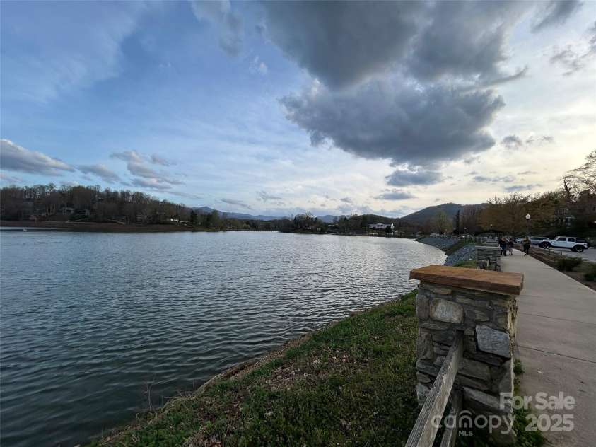 187 Tri Vista Drive, Lake Junaluska, NC 28745.  MLS# CAR4244085, YatesRealty ID 16515. 