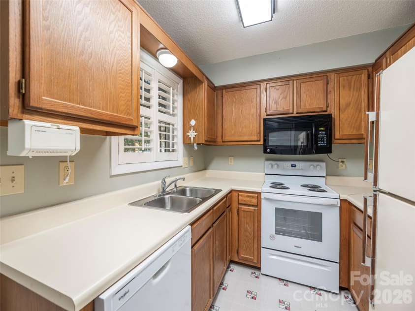 187 Tri Vista Drive, Lake Junaluska, NC 28745.  MLS# CAR4314558, YatesRealty ID 16515. 