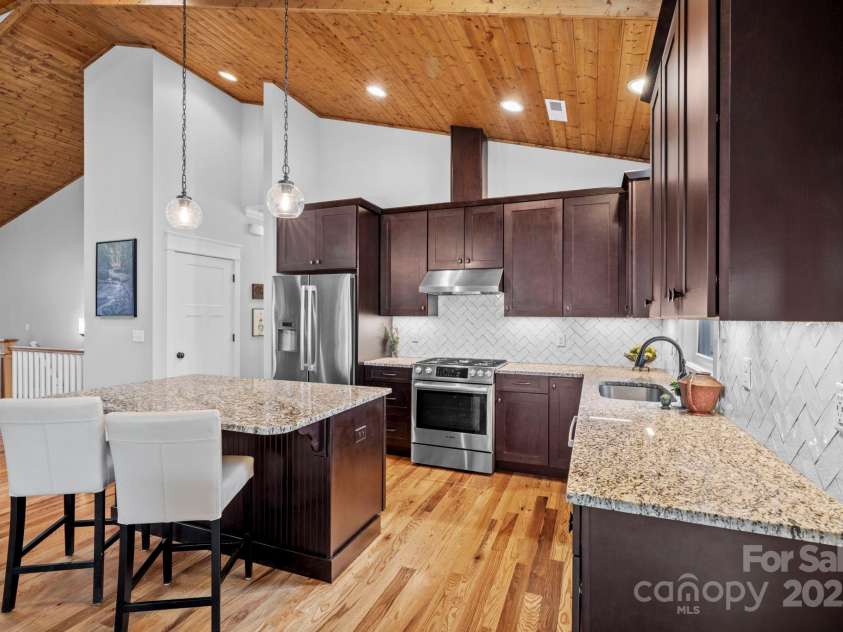 16 Sugarland Ridge Trail, Fairview, NC 28730.  MLS# CAR4245510, YatesRealty ID 16516. 