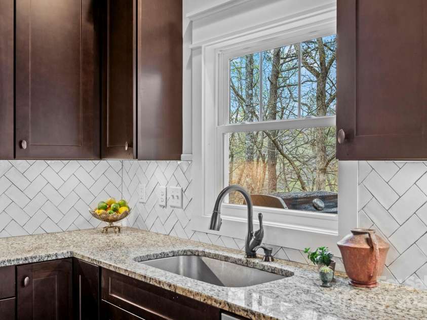 16 Sugarland Ridge Trail, Fairview, NC 28730.  MLS# CAR4245510, YatesRealty ID 16516. 