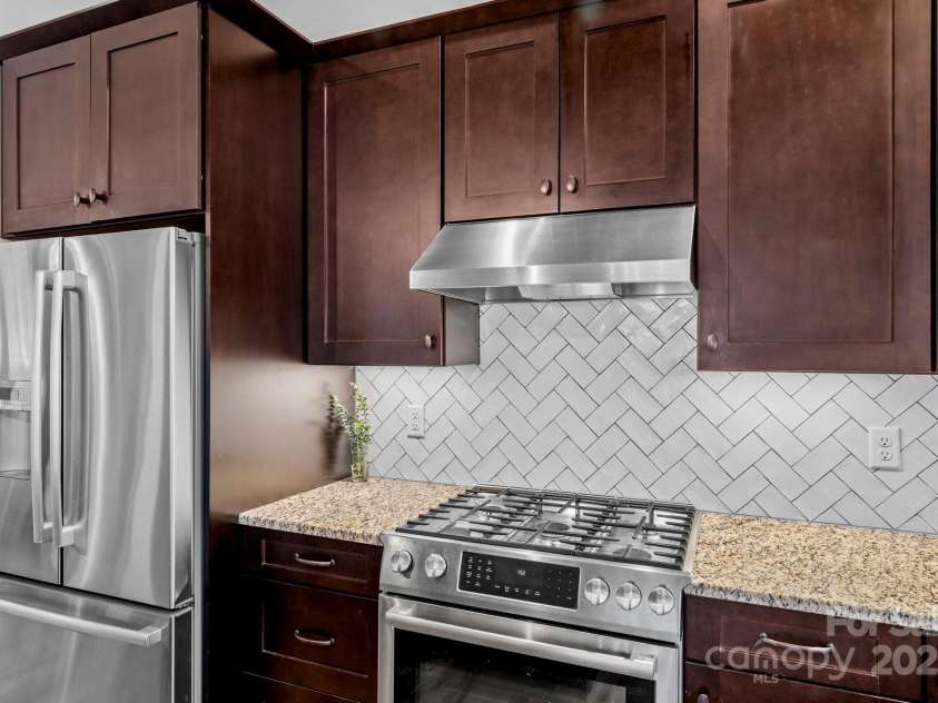 16 Sugarland Ridge Trail, Fairview, NC 28730.  MLS# CAR4245510, YatesRealty ID 16516. 