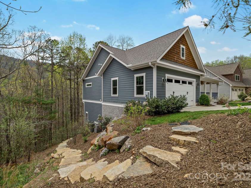 16 Sugarland Ridge Trail, Fairview, NC 28730.  MLS# CAR4245510, YatesRealty ID 16516. 