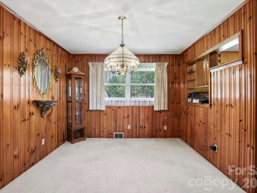 41 Hartshorn Drive, Candler, NC 28715.  MLS# CAR4372470, YatesRealty ID 16516. 