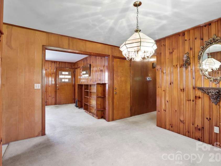 41 Hartshorn Drive, Candler, NC 28715.  MLS# CAR4372470, YatesRealty ID 16516. 