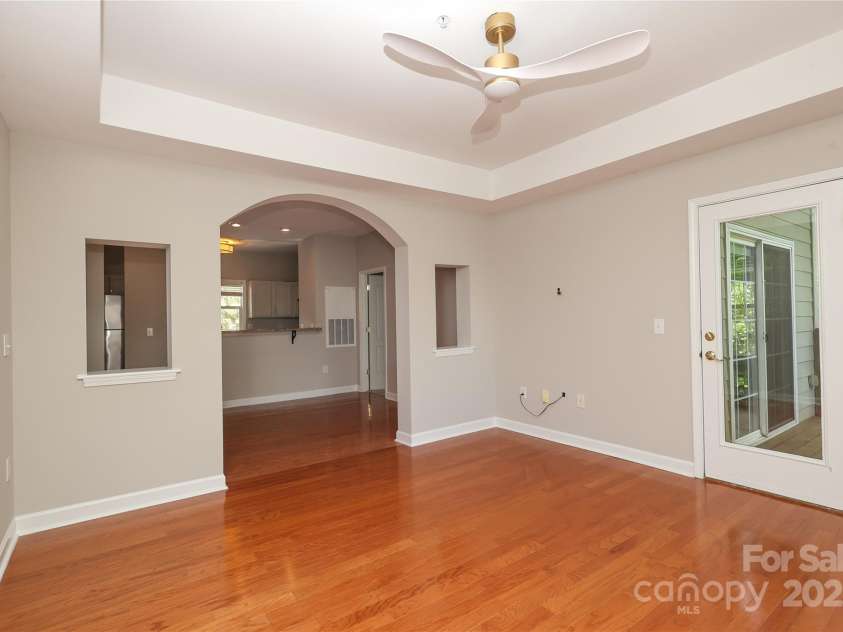 3937 Arbor Lane, Charlotte, NC 28209.  MLS# CAR4248343, YatesRealty ID 16518. 