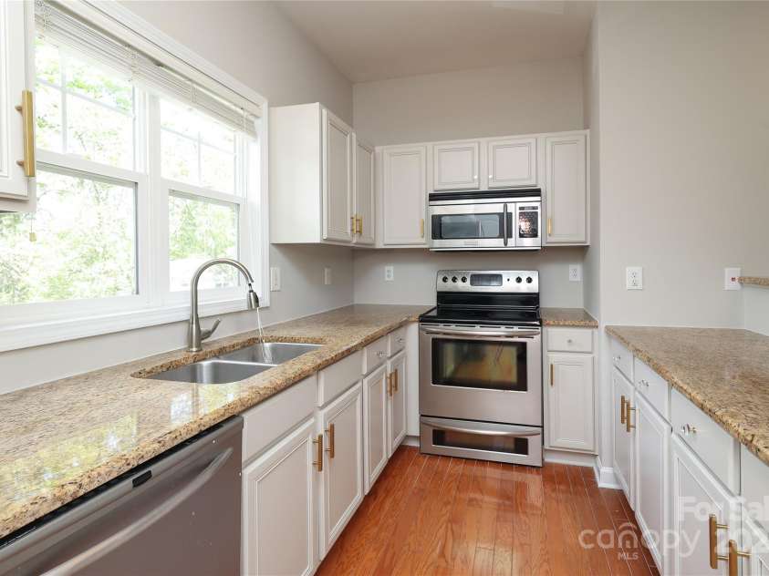 3937 Arbor Lane, Charlotte, NC 28209.  MLS# CAR4248343, YatesRealty ID 16518. 