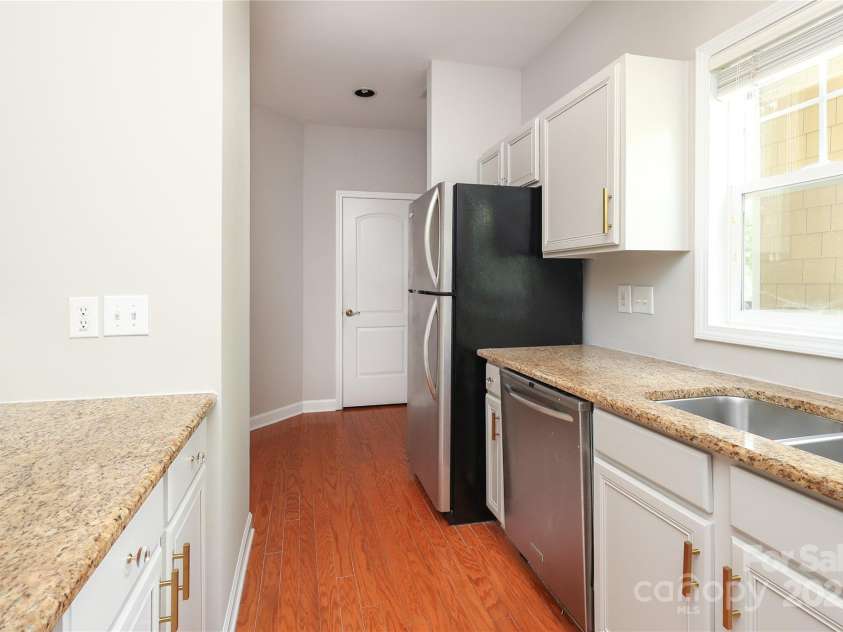 3937 Arbor Lane, Charlotte, NC 28209.  MLS# CAR4248343, YatesRealty ID 16518. 