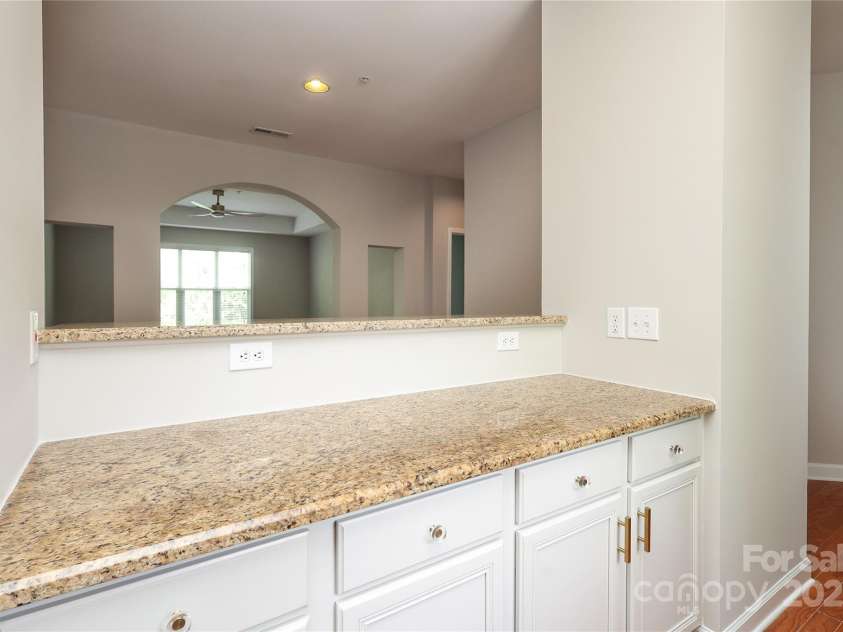 3937 Arbor Lane, Charlotte, NC 28209.  MLS# CAR4248343, YatesRealty ID 16518. 