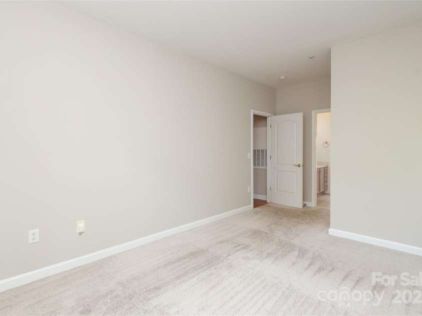 3937 Arbor Lane, Charlotte, NC 28209.  MLS# CAR4248343, YatesRealty ID 16518. 