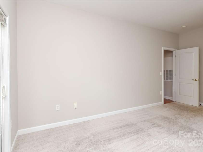 3937 Arbor Lane, Charlotte, NC 28209.  MLS# CAR4248343, YatesRealty ID 16518. 