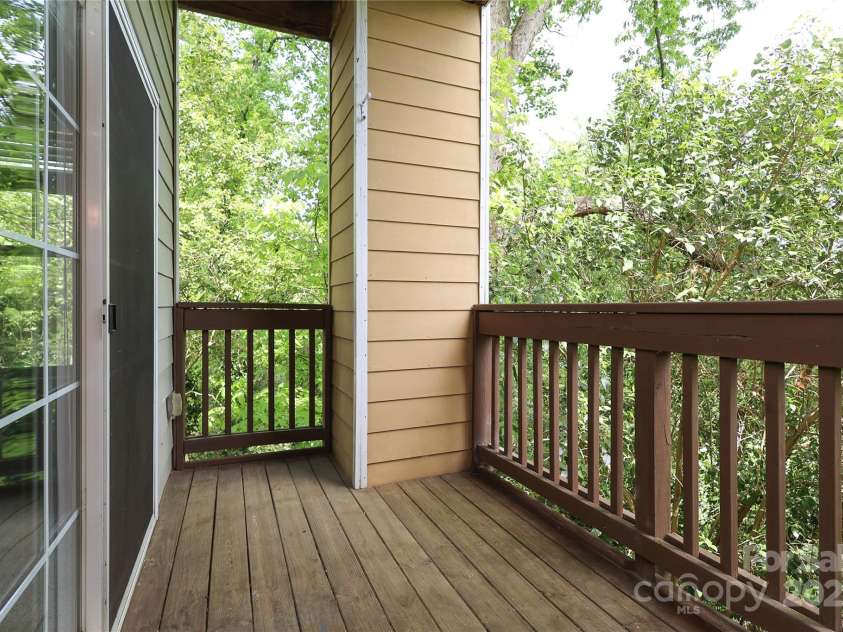 3937 Arbor Lane, Charlotte, NC 28209.  MLS# CAR4248343, YatesRealty ID 16518. 