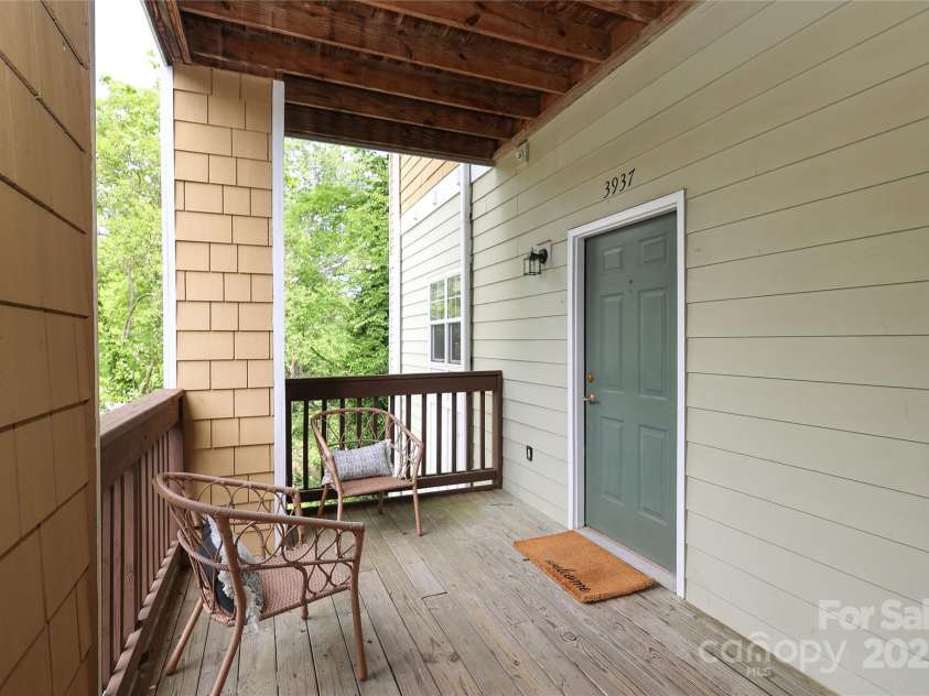 3937 Arbor Lane, Charlotte, NC 28209.  MLS# CAR4248343, YatesRealty ID 16518. 