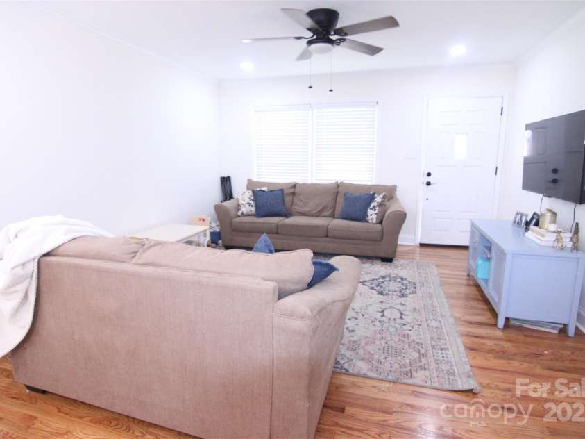 201 Mitchell Street, Belmont, NC 28012.  MLS# CAR4249439, YatesRealty ID 16519. 