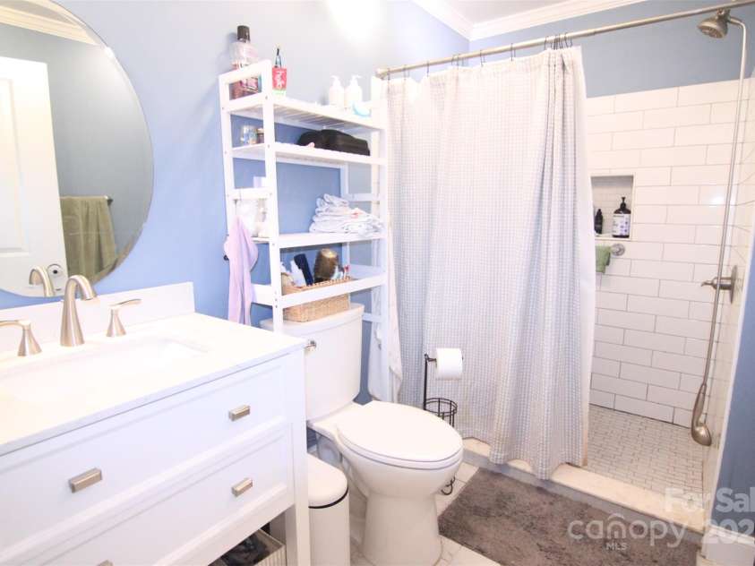 201 Mitchell Street, Belmont, NC 28012.  MLS# CAR4249439, YatesRealty ID 16519. 