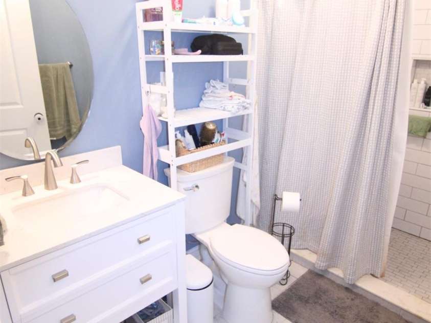 201 Mitchell Street, Belmont, NC 28012.  MLS# CAR4249439, YatesRealty ID 16519. 