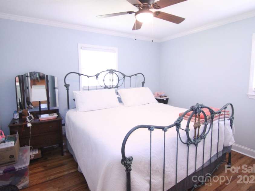 201 Mitchell Street, Belmont, NC 28012.  MLS# CAR4249439, YatesRealty ID 16519. 