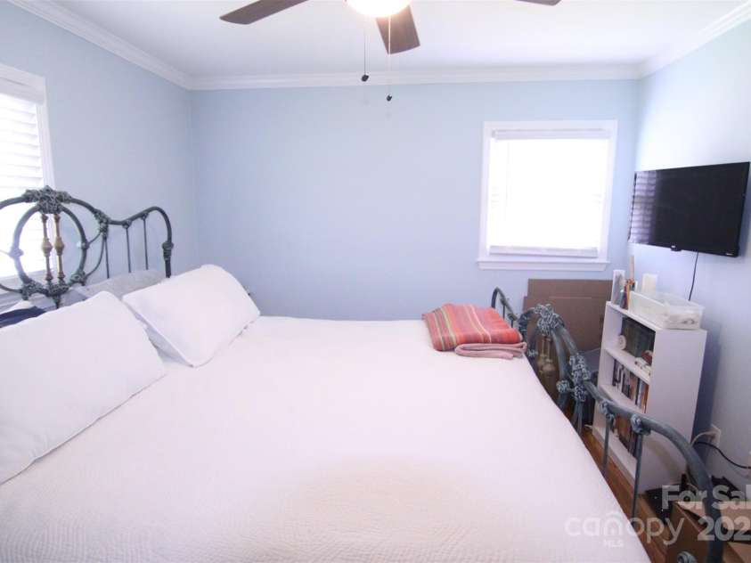 201 Mitchell Street, Belmont, NC 28012.  MLS# CAR4249439, YatesRealty ID 16519. 