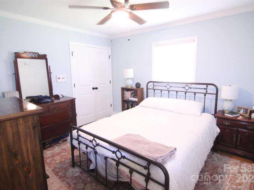 201 Mitchell Street, Belmont, NC 28012.  MLS# CAR4249439, YatesRealty ID 16519. 