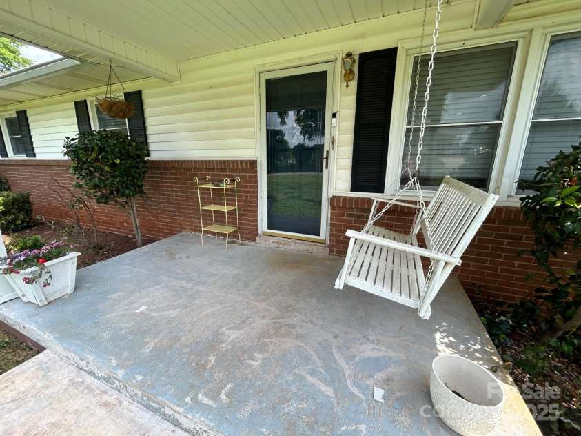 201 Mitchell Street, Belmont, NC 28012.  MLS# CAR4249439, YatesRealty ID 16519. 