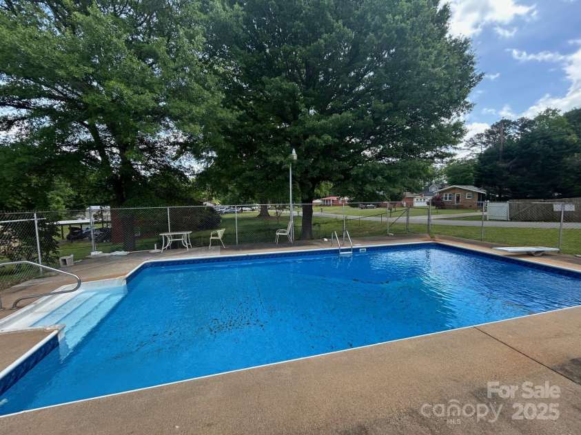 201 Mitchell Street, Belmont, NC 28012.  MLS# CAR4249439, YatesRealty ID 16519. 