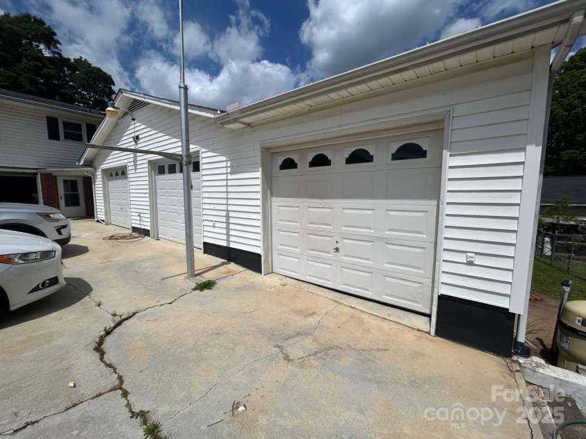 201 Mitchell Street, Belmont, NC 28012.  MLS# CAR4249439, YatesRealty ID 16519. 