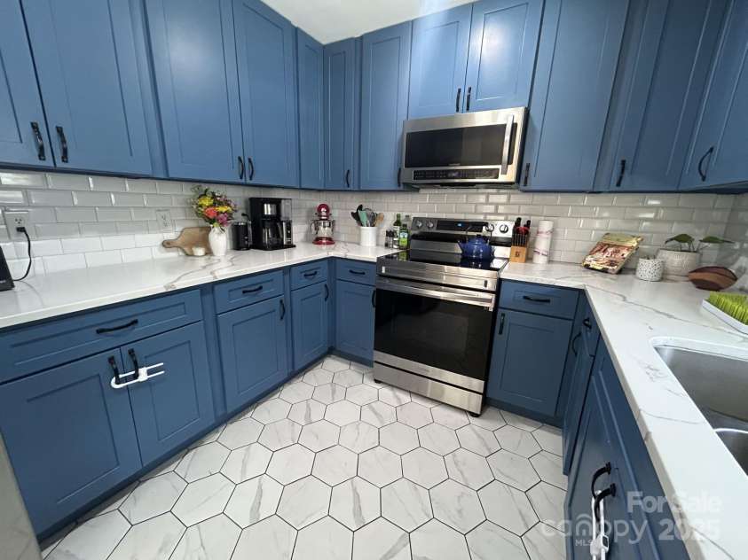 201 Mitchell Street, Belmont, NC 28012.  MLS# CAR4249439, YatesRealty ID 16519. 