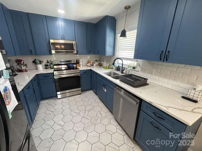 201 Mitchell Street, Belmont, NC 28012.  MLS# CAR4249439, YatesRealty ID 16519. 