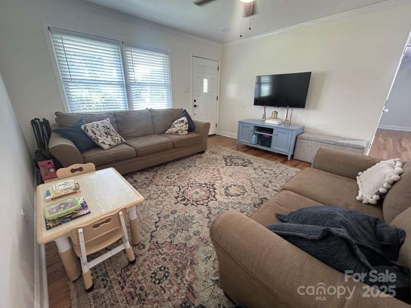 201 Mitchell Street, Belmont, NC 28012.  MLS# CAR4249439, YatesRealty ID 16519. 